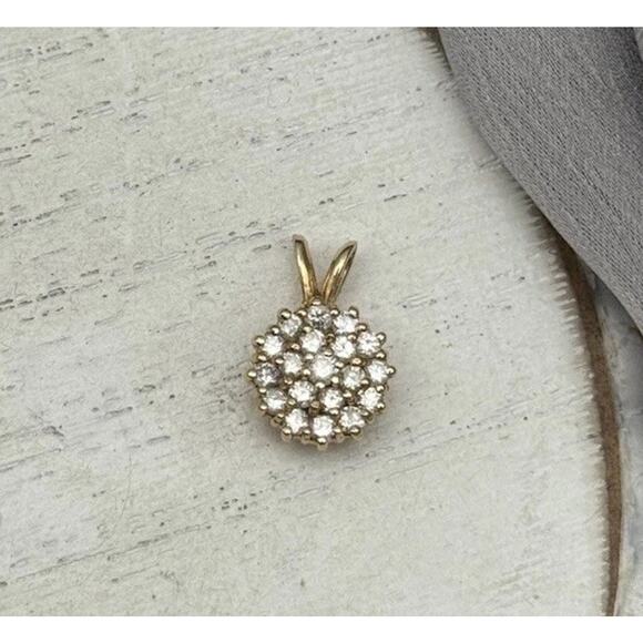 10k Yellow Gold Diamond Pendant 1.46G / 0.6in / 10mm